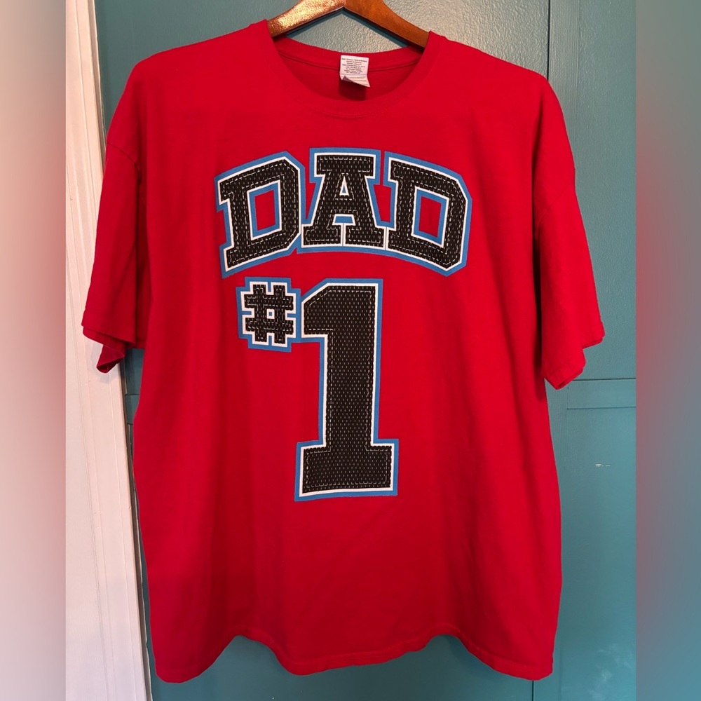 Gildan Red Men’s Tee with 'DAD #1' Design 100% Cotton Size 2XL